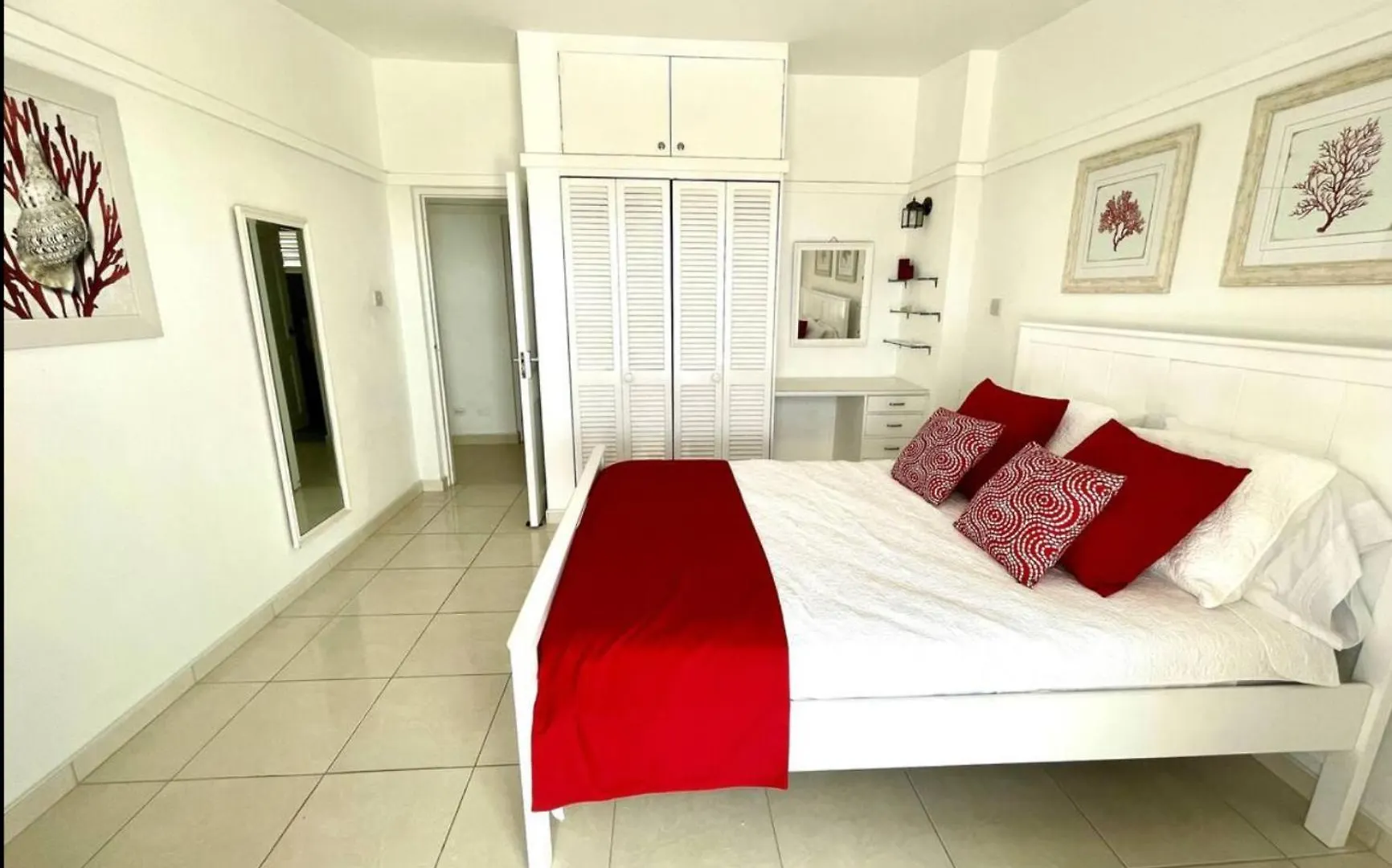 Luxury 4 Bed Modern Villa With Amazing Views