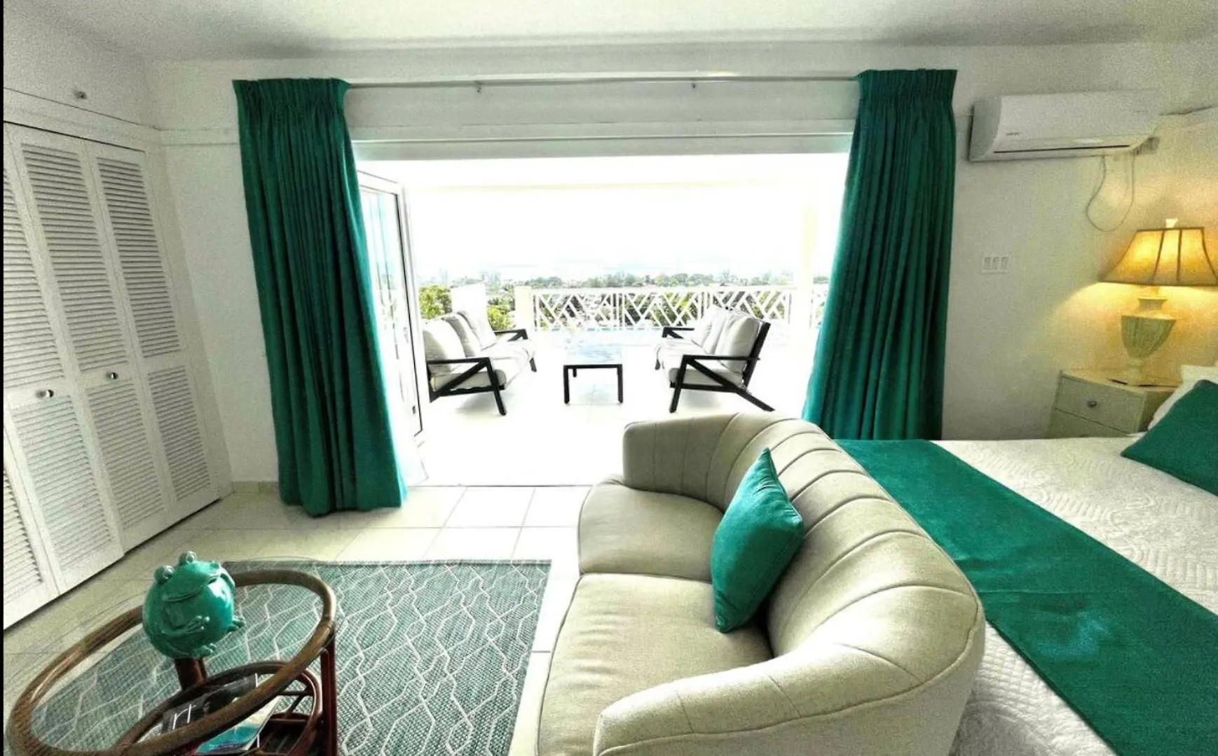 Luxury 4 Bed Modern Villa With Amazing Views