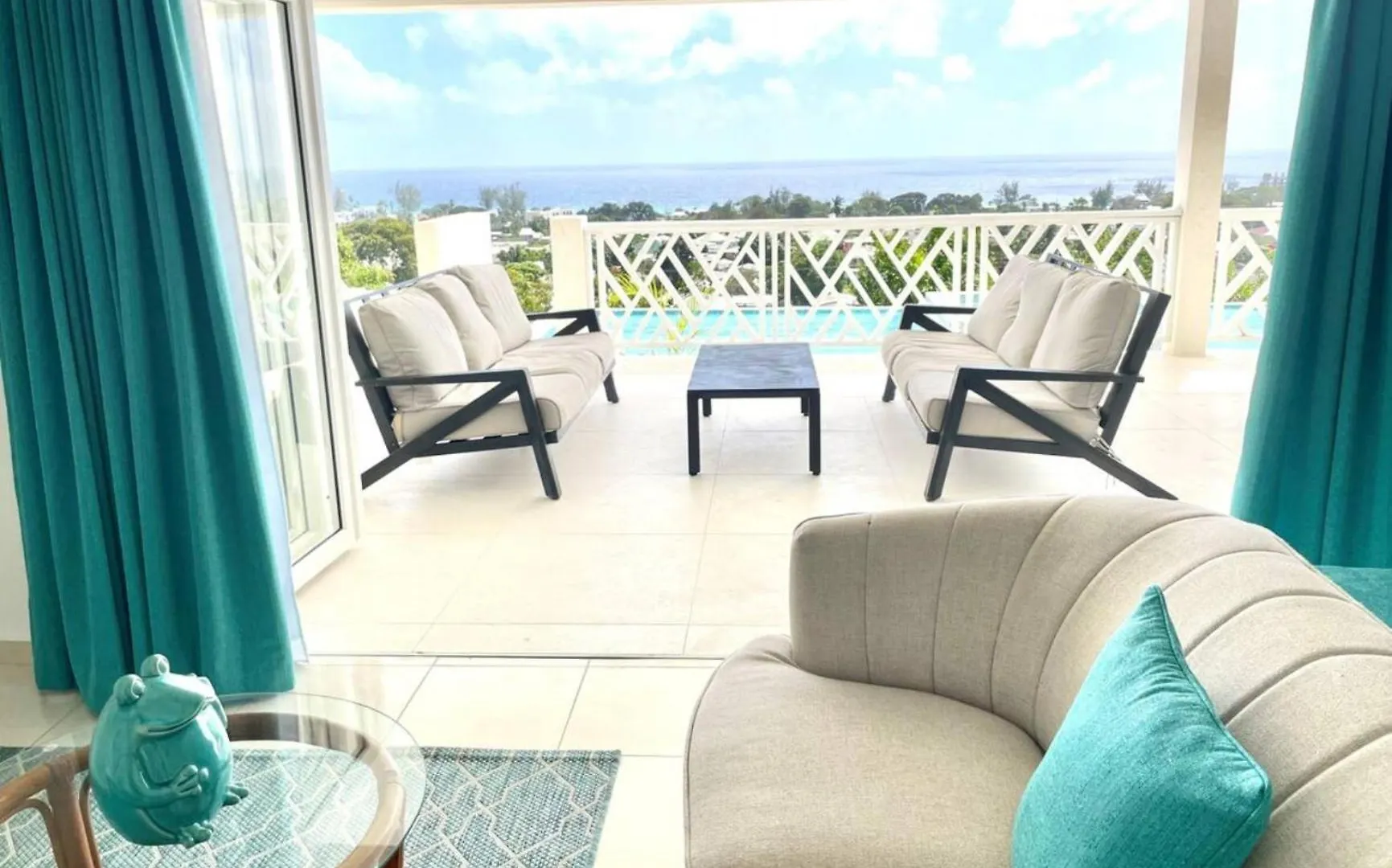 Luxury 4 Bed Modern Villa With Amazing Views