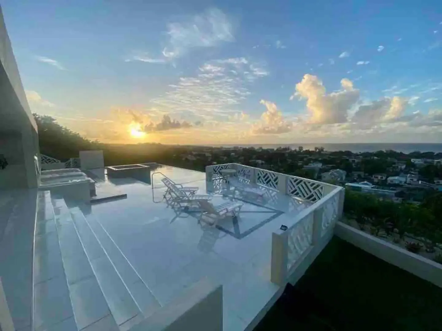Luxury 4 Bed Modern Villa With Amazing Views