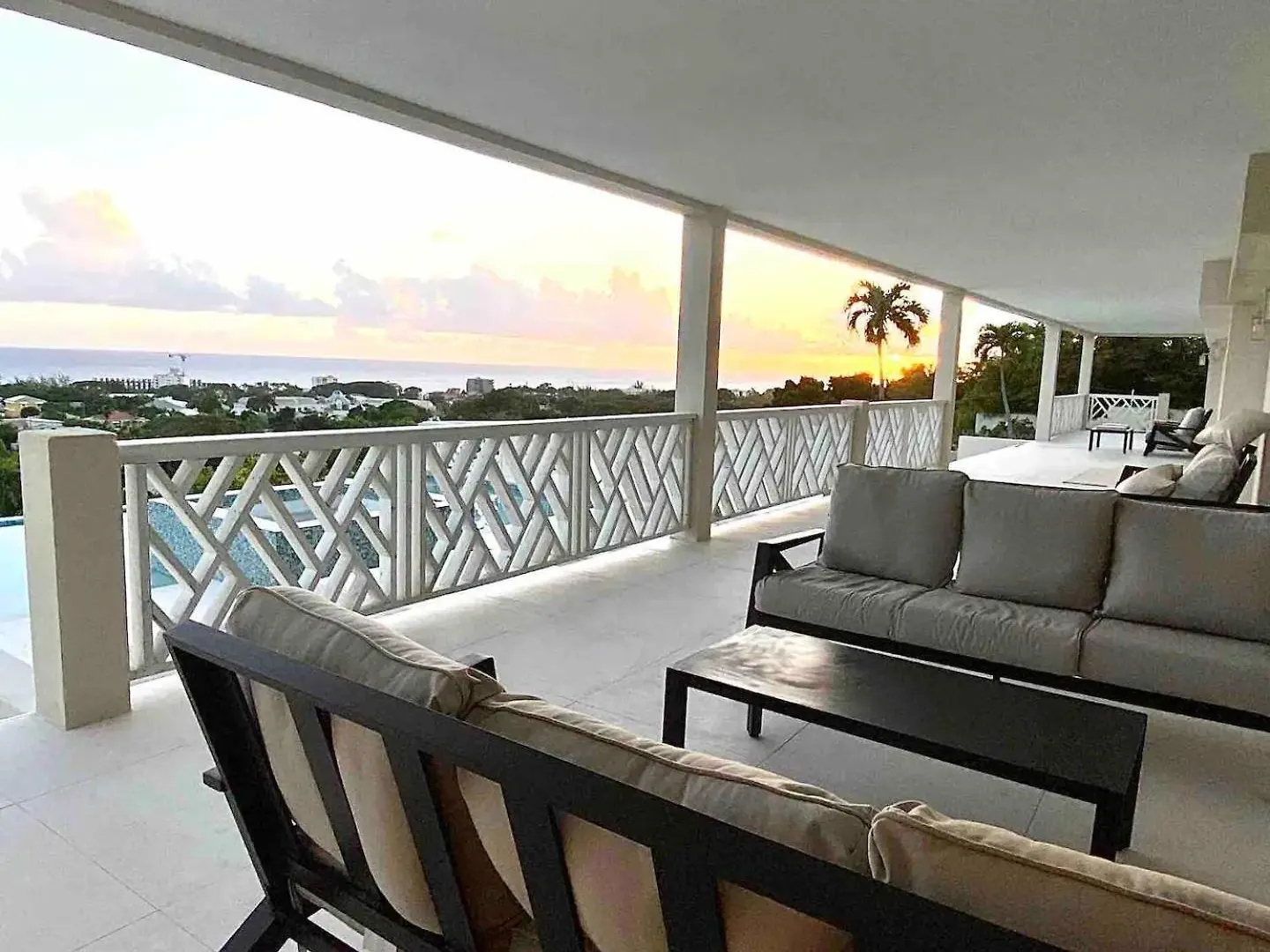 Luxury 4 Bed Modern Villa With Amazing Views