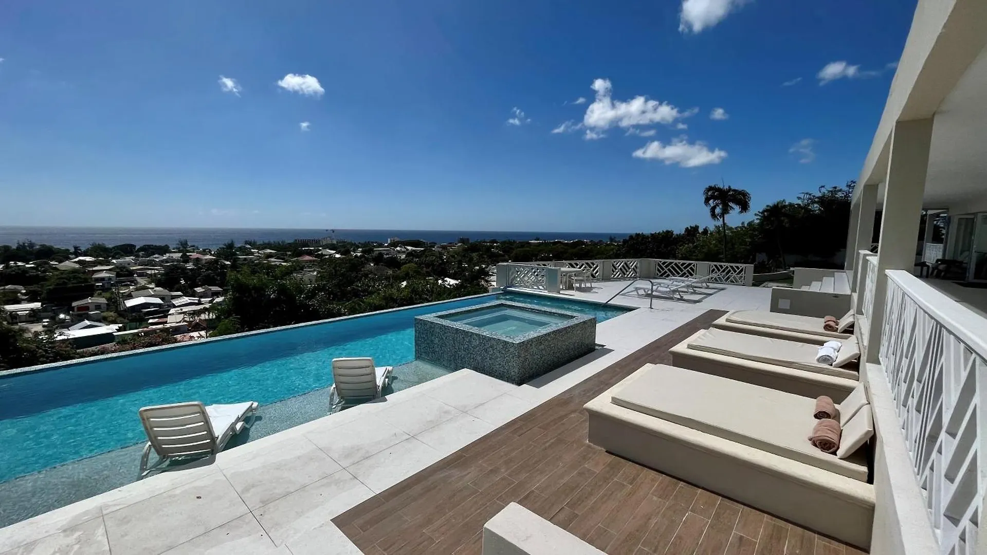 Luxury 4 Bed Modern Villa With Amazing Views