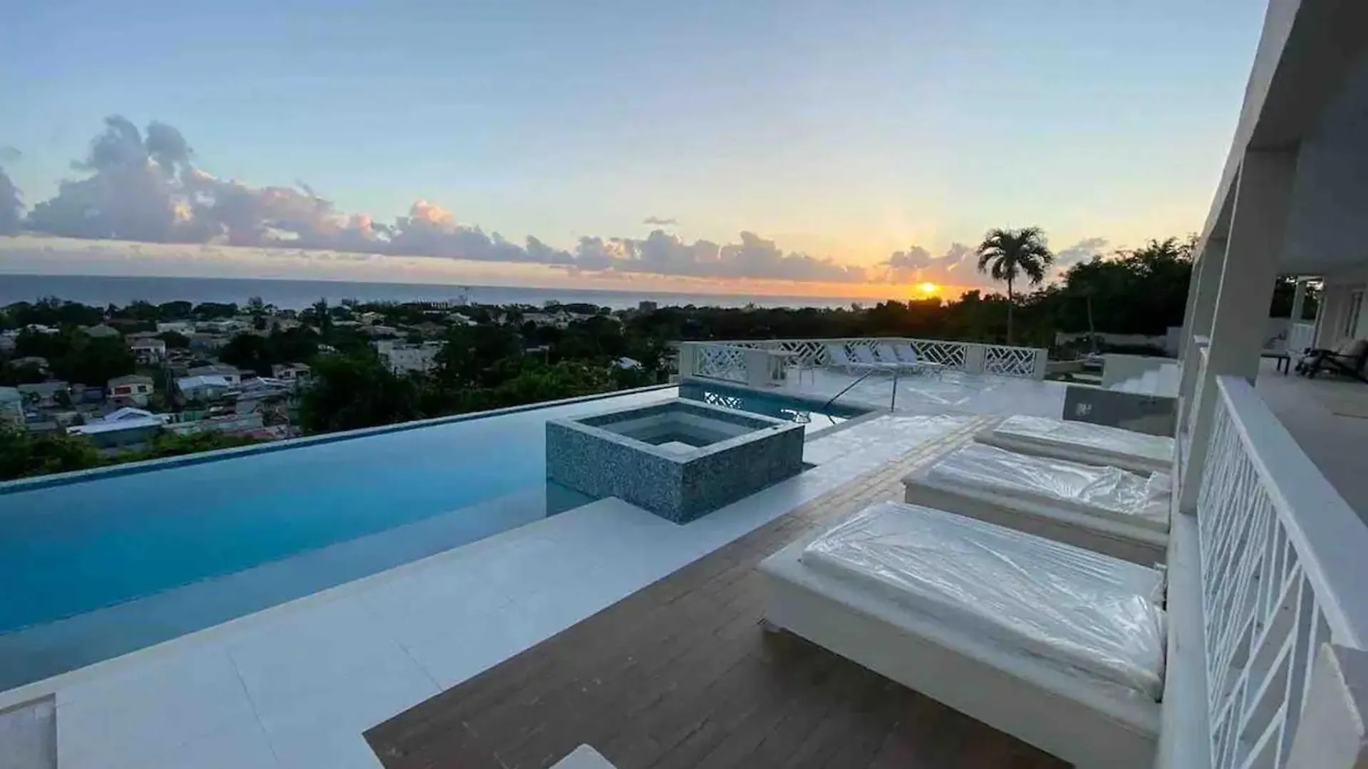 Luxury 4 Bed Modern Villa With Amazing Views