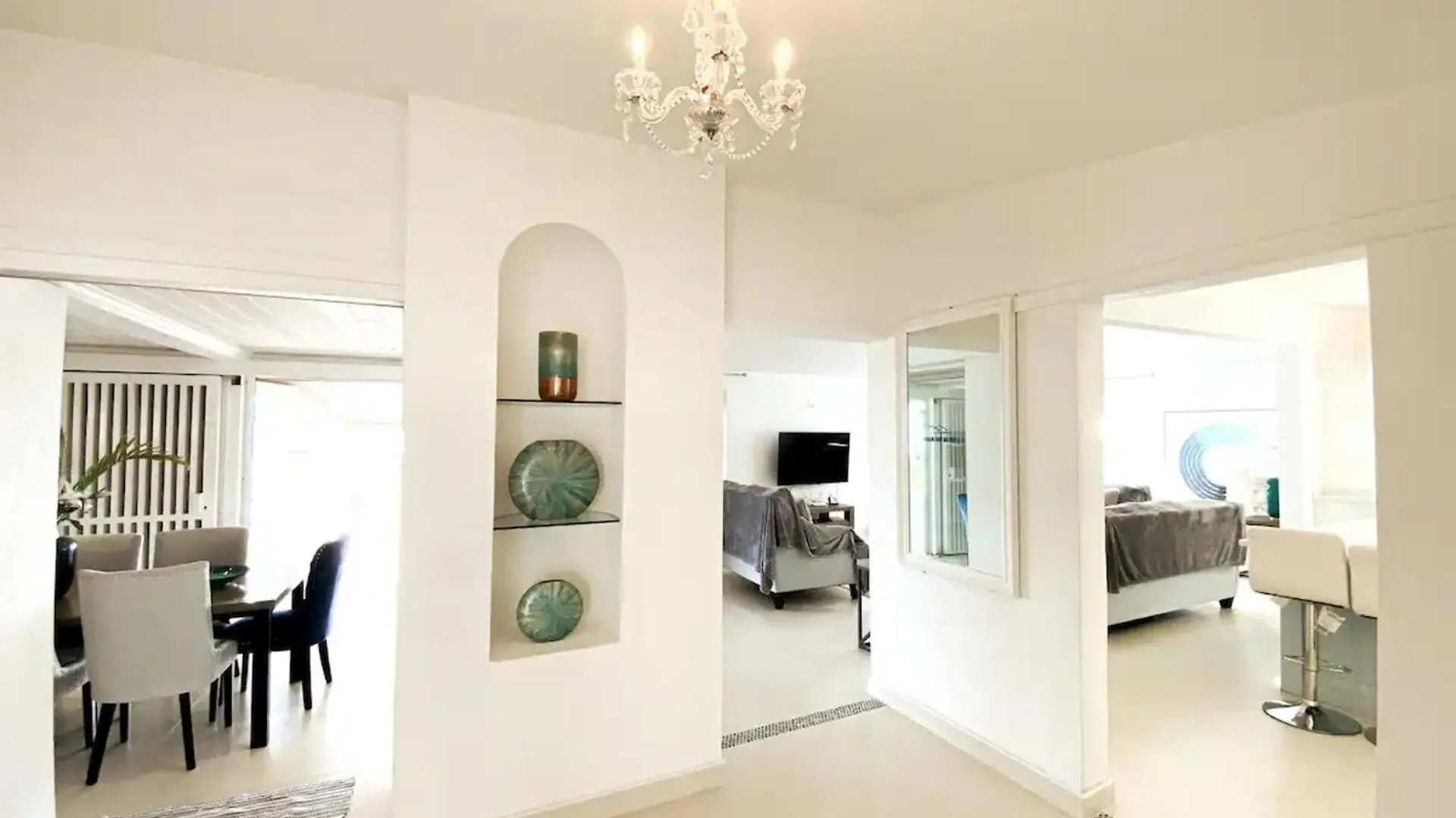 Luxury 4 Bed Modern Villa With Amazing Views