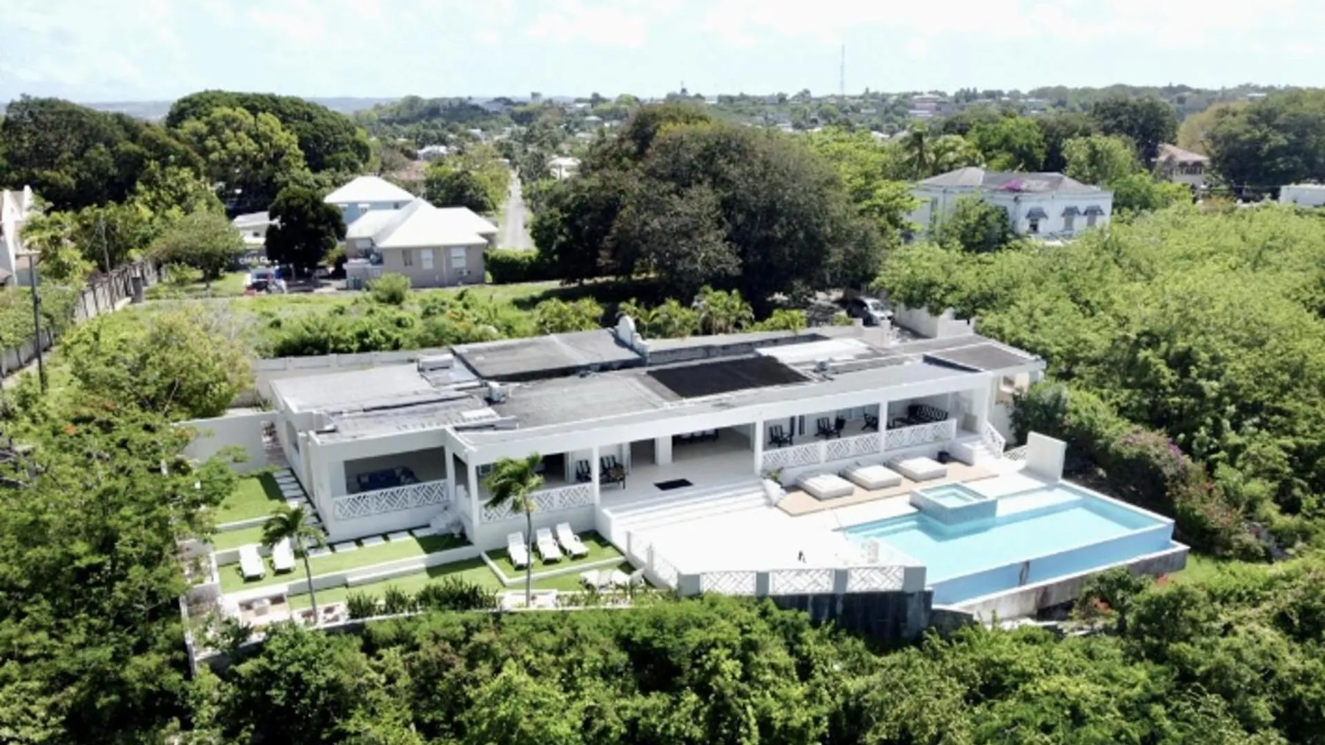 Luxury 4 Bed Modern Villa With Amazing Views