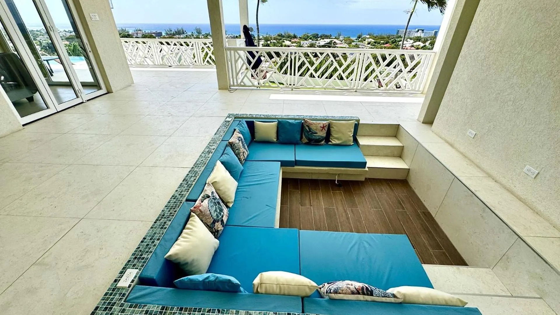 Luxury 4 Bed Modern Villa With Amazing Views