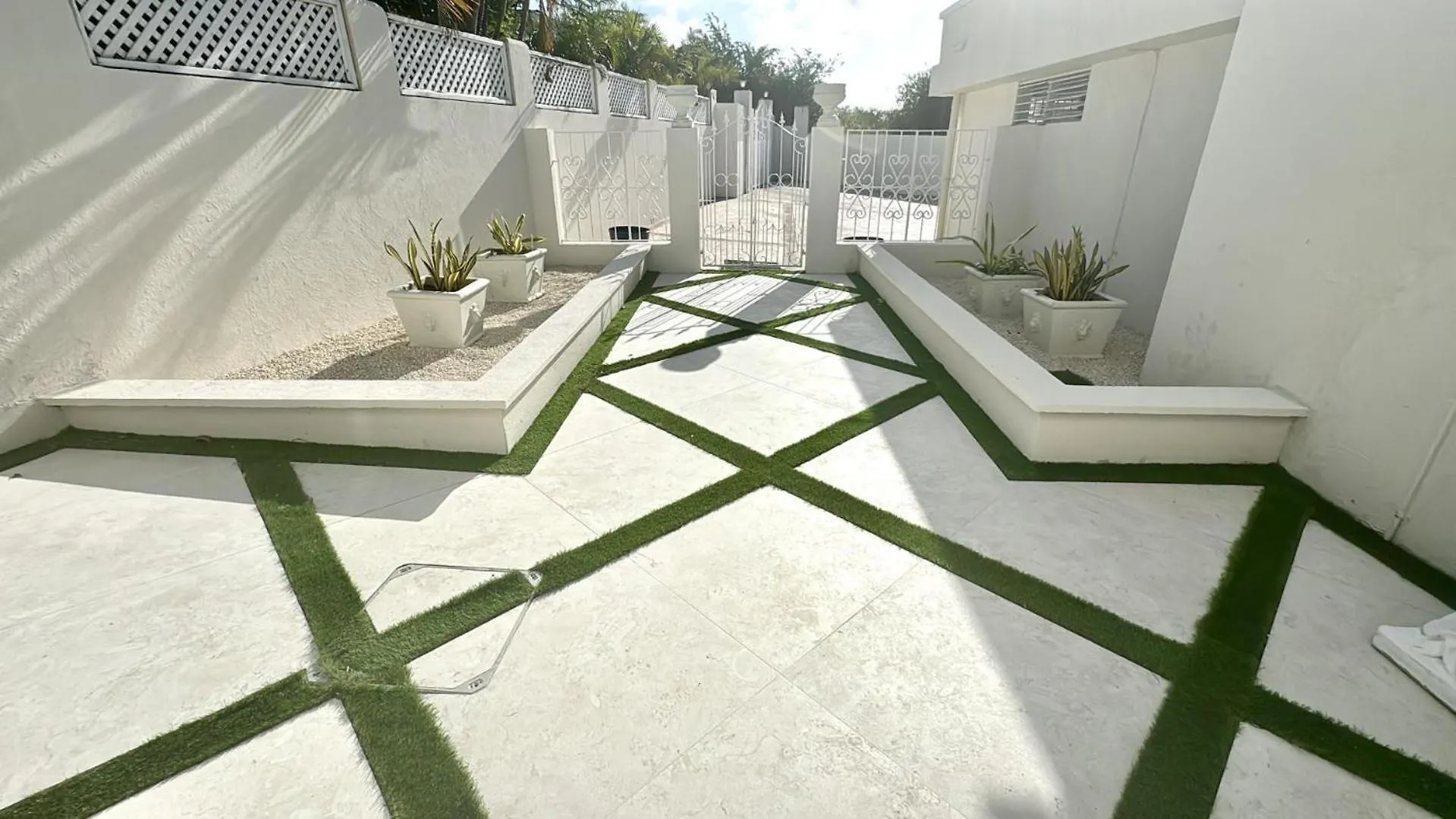 Luxury 4 Bed Modern Villa With Amazing Views  Bridgetown